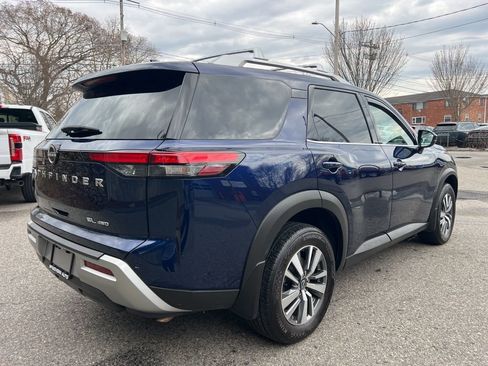 Used 2024 Nissan Pathfinder SL image 6