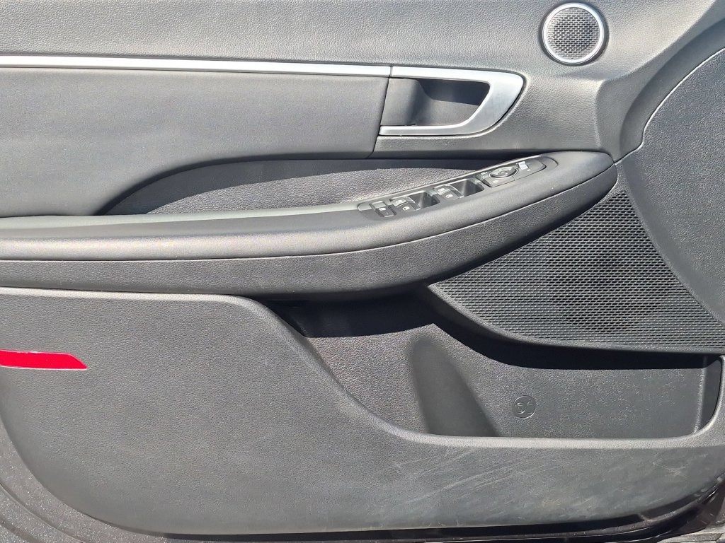 Used 2025 Hyundai Sonata SEL FWD image 11