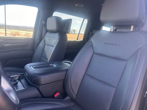 Used 2024 GMC Yukon XL Denali w/ Advanced Technology Package image 14