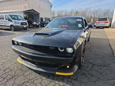 Used 2018 Dodge Challenger SRT w/ Technology Group image 42