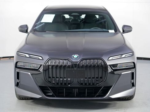 Used 2023 BMW i7 xDrive60 w/ Parking Assistance Package image 59