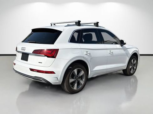 Used 2023 Audi Q5 2.0T Premium w/ Convenience Package AWD/4WD image 3