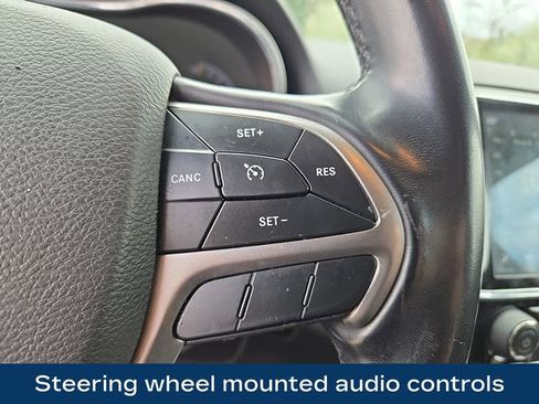 Used 2022 Jeep Grand Cherokee Laredo E AWD/4WD image 8