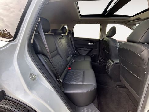 Used 2023 Nissan Rogue Platinum w/ Platinum Premium Package image 11