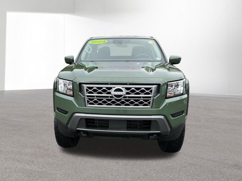 Used 2024 Nissan Frontier SV AWD/4WD image 12