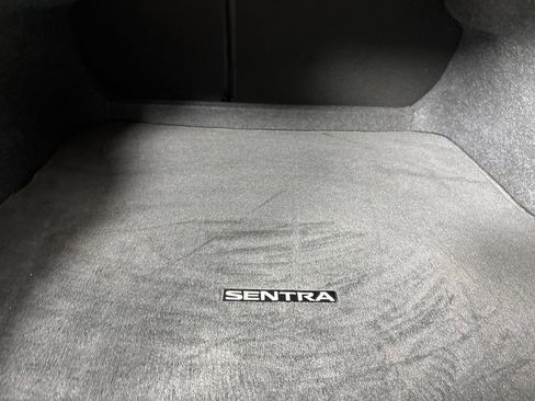 Used 2021 Nissan Sentra SR FWD image 26