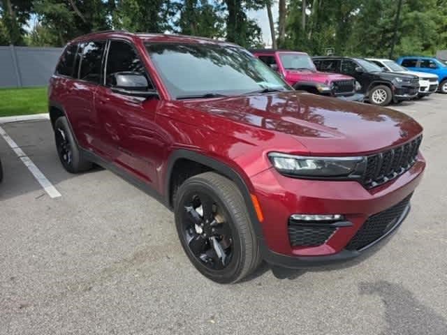 Used 2023 Jeep Grand Cherokee Limited w/ Black Appearance Package AWD/4WD image 2