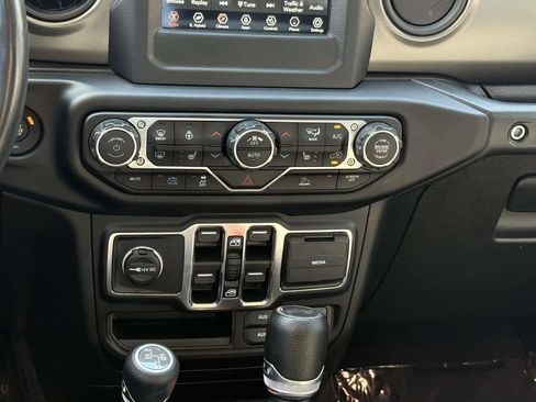 Certified 2023 Jeep Wrangler Unlimited w/ Cold Weather Group AWD/4WD image 22