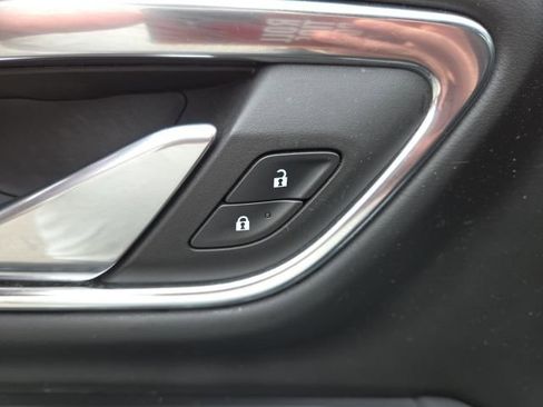 Used 2023 Chevrolet Suburban LT w/ Luxury Package image 45