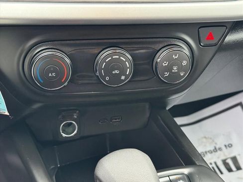 Used 2025 Chevrolet Trax LS image 20