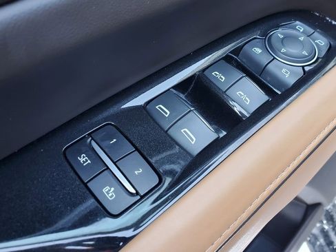 Certified 2023 Cadillac Escalade Sport w/ Touring Package image 18