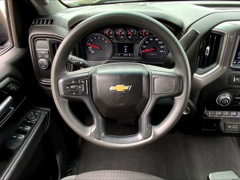 Used 2022 Chevrolet Silverado 1500 Custom image 6