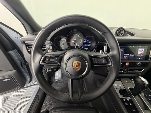 Certified 2024 Porsche Macan AWD/4WD image 23