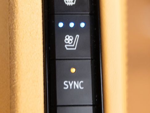 Used 2020 Chevrolet Corvette Stingray Premium Cpe w/ 3LT Preferred Equipment Group image 14