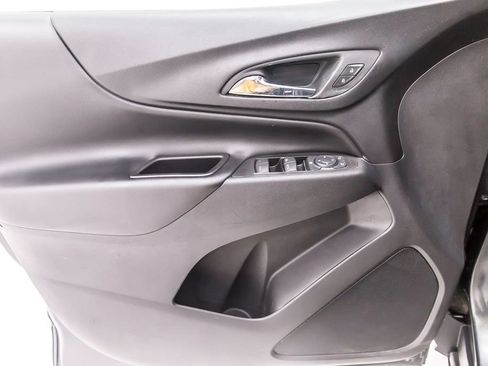 Used 2020 Chevrolet Equinox LT FWD image 23