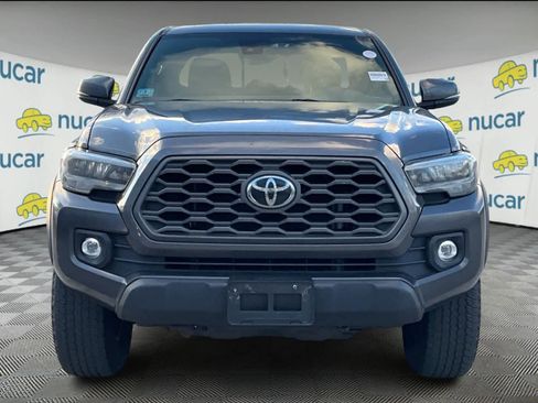 Used 2022 Toyota Tacoma TRD Off-Road image 2