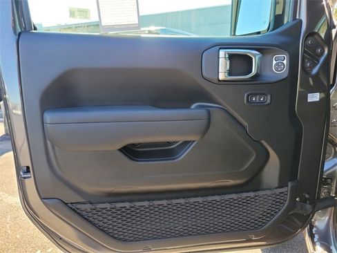 New 2026 Jeep Gladiator Sport image 15