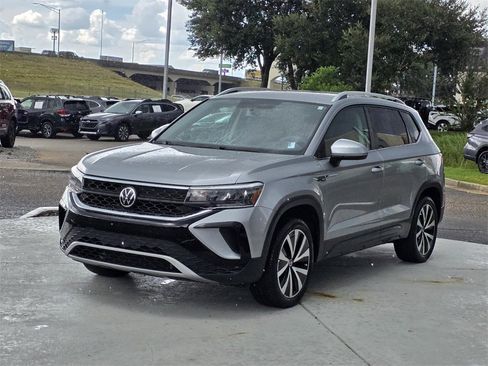 Used 2022 Volkswagen Taos SE image 7