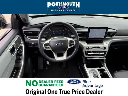 Used 2022 Ford Explorer XLT w/ Equipment Group 202A image 7