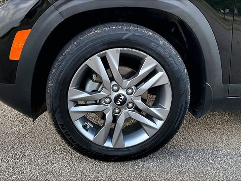 Used 2021 Kia Seltos S FWD image 8