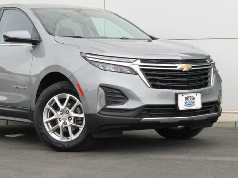 Used 2023 Chevrolet Equinox LT w/ Driver Convenience Package image 4