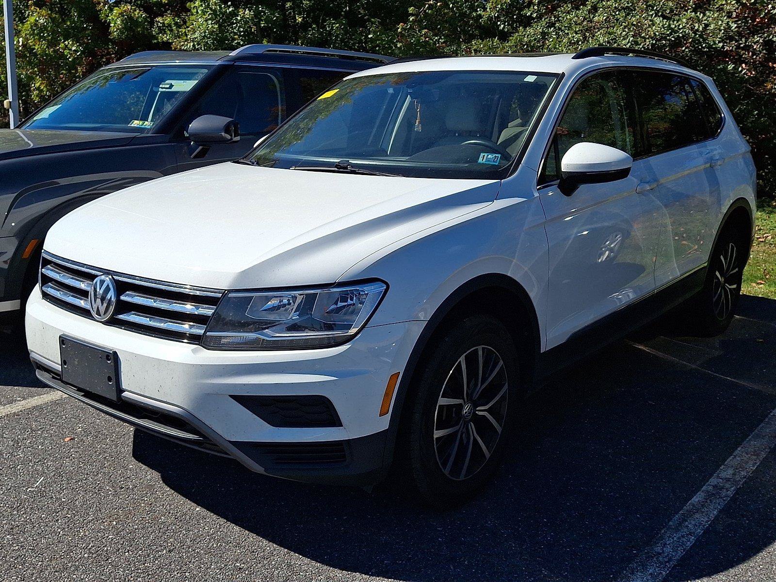 Used 2020 Volkswagen Tiguan SE w/ Panoramic Sunroof Package AWD/4WD image 3