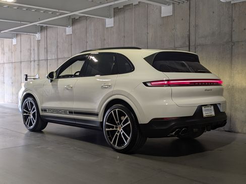 New 2026 Porsche Cayenne AWD/4WD image 37