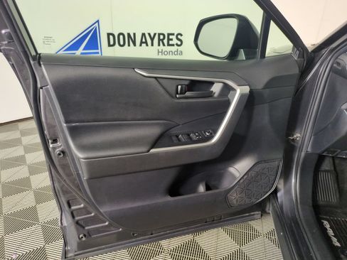 Used 2020 Toyota RAV4 LE w/ All Weather Liner Package AWD/4WD image 12