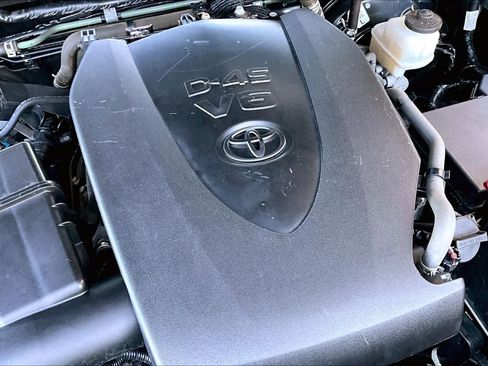 Used 2019 Toyota Tacoma SR5 AWD/4WD image 31