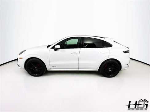 Used 2022 Porsche Cayenne GTS w/ Premium Package Plus image 9