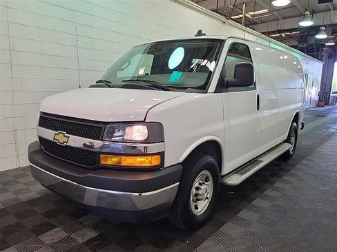 Used 2024 Chevrolet Express 2500 w/ Driver Convenience Package RWD image 4