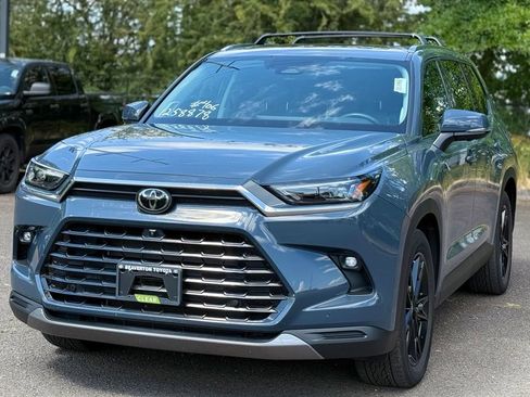 Used 2024 Toyota Grand Highlander AWD image 1