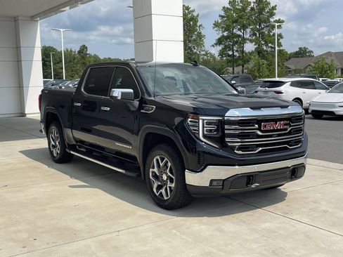 Used 2024 GMC Sierra 1500 SLT w/ SLT Premium Plus Package AWD/4WD image 5