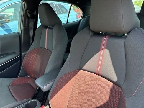 Used 2025 Toyota Corolla SE w/ SE Premium Package FWD image 10