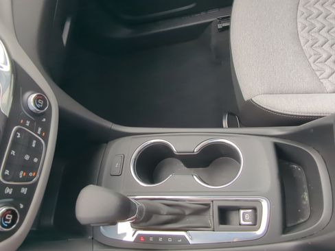 Used 2023 Chevrolet Equinox LT FWD image 19