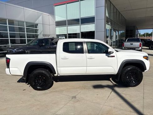 Used 2021 Toyota Tacoma TRD Pro AWD/4WD image 8