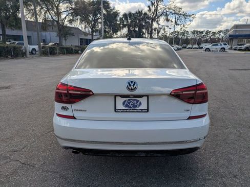 Used 2017 Volkswagen Passat 1.8T R-Line image 5