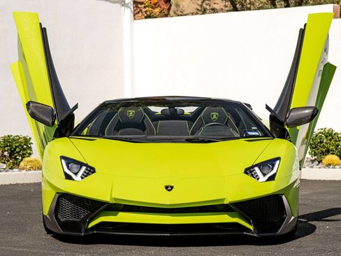 Used 2016 Lamborghini Aventador LP 750-4 Superveloce AWD/4WD image 6