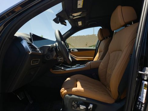 New 2027 BMW X7 xDrive40i w/ M Sport Package AWD/4WD image 6