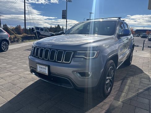 Used 2019 Jeep Grand Cherokee Limited w/ Luxury Group II image 3