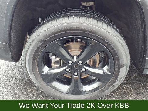 Used 2021 Jeep Grand Cherokee L Laredo image 19