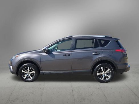 Used 2018 Toyota RAV4 XLE FWD image 3