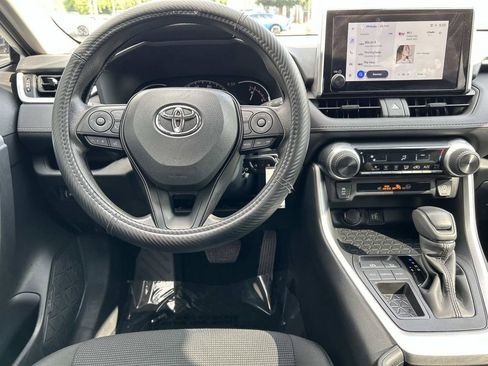 Used 2025 Toyota RAV4 LE FWD image 17
