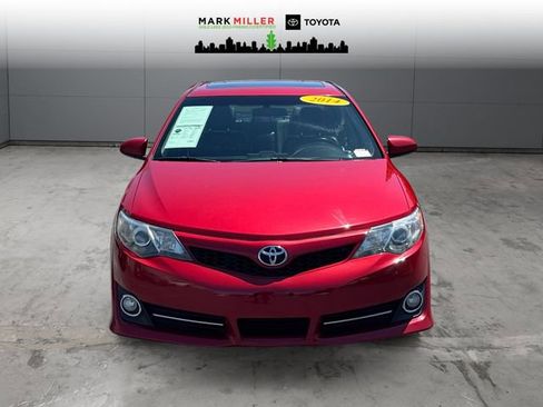 Used 2014 Toyota Camry SE w/ Moonroof Package FWD image 8