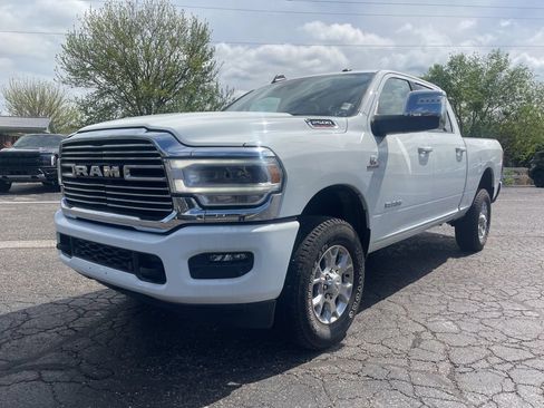 Used 2024 RAM 2500 Laramie w/ Safety Group AWD/4WD image 2