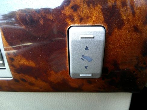 Used 2006 Lincoln Navigator Ultimate image 19