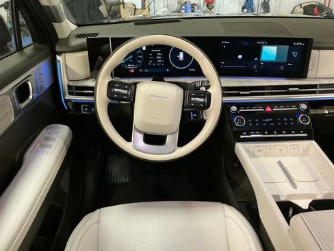 Certified 2025 Hyundai Santa Fe Calligraphy image 17