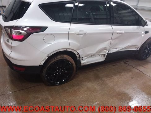 Used 2017 Ford Escape SE w/ Equipment Group 201A image 19