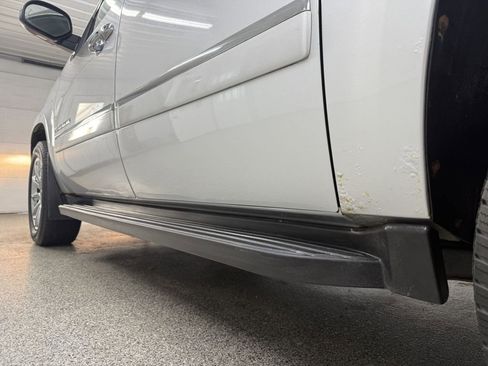 Used 2013 Chevrolet Avalanche LTZ image 9