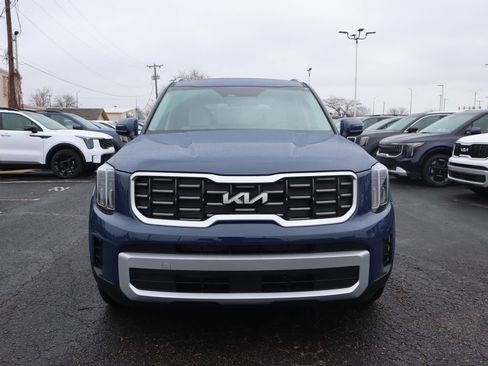 New 2025 Kia Telluride S image 2